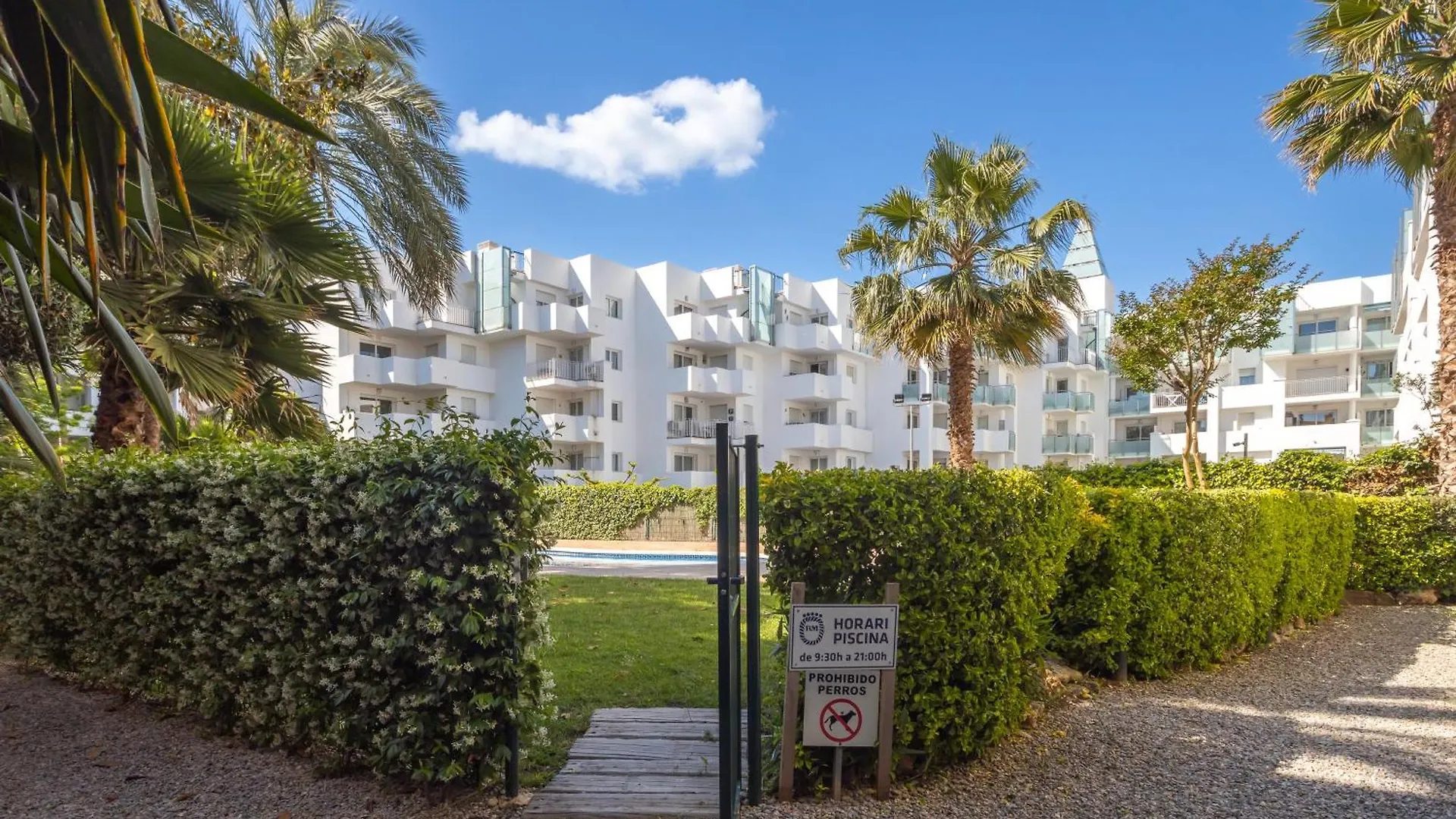 V029 - Royal Marina Apartment Roses 0*,  Spain